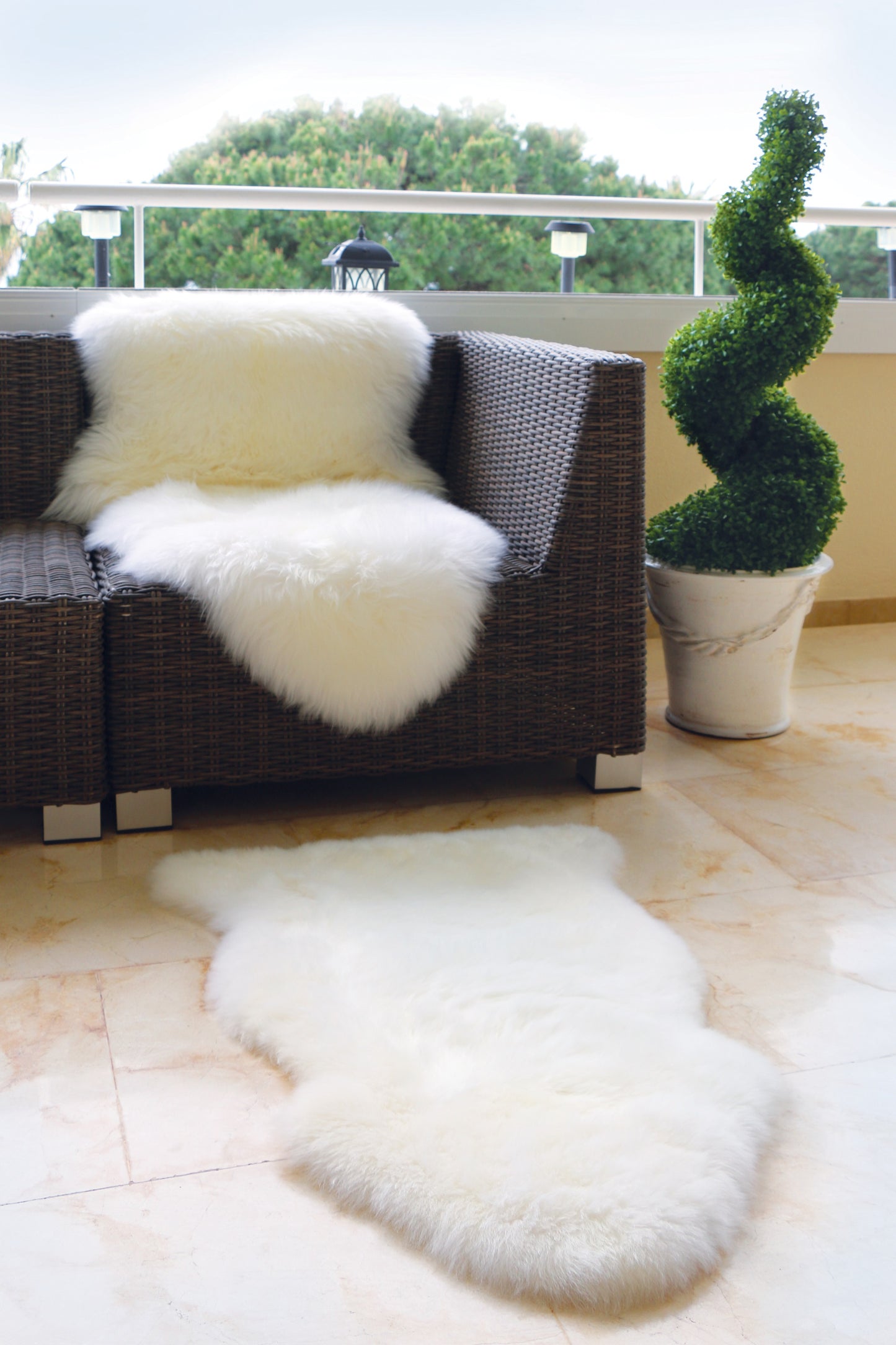 Genuine Sheepskin Animal Fur Soft Wool Shaggy Natural Cream Rug