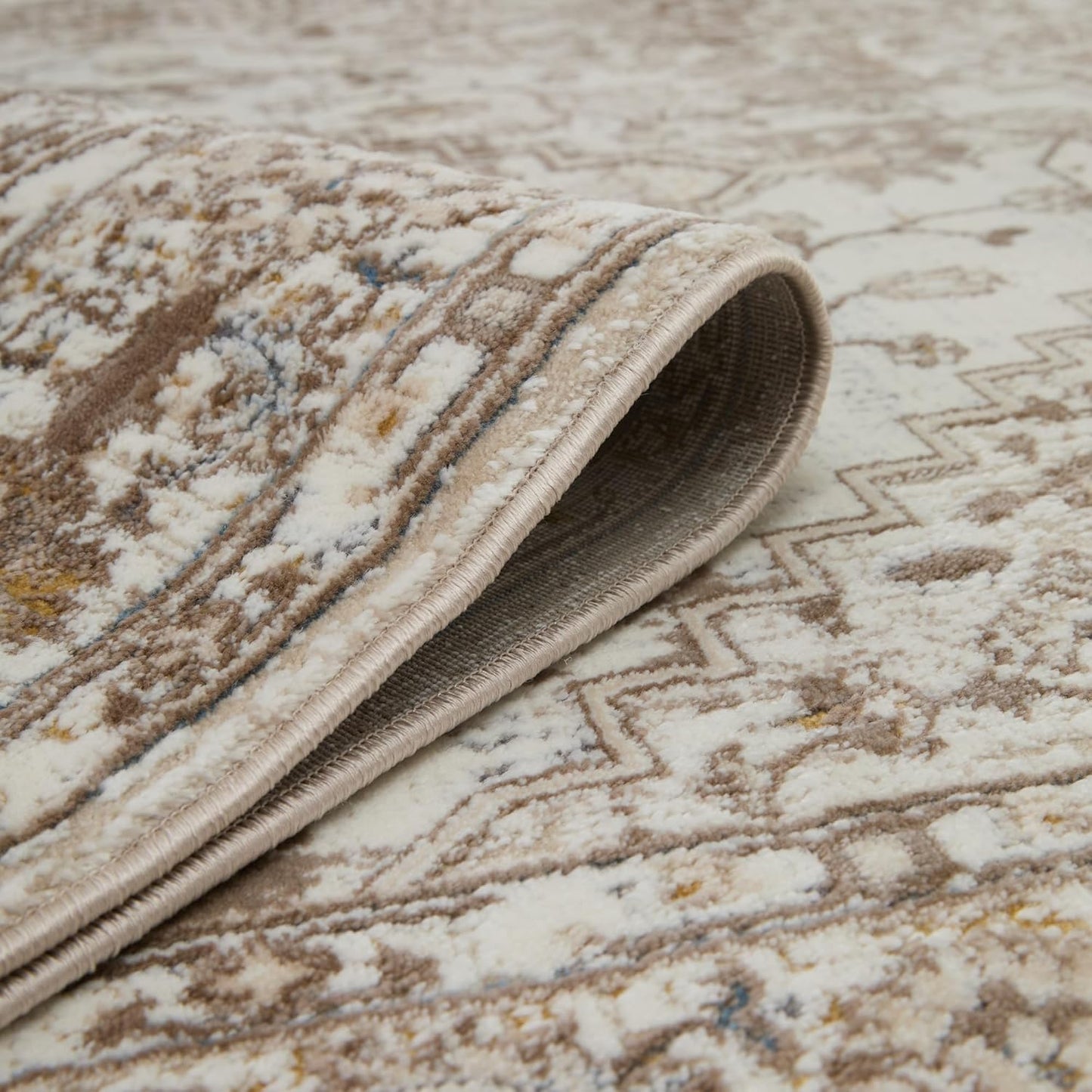 Medallion Cream 552AG Runner – Classic Vintage Elegance for Your Hallway
