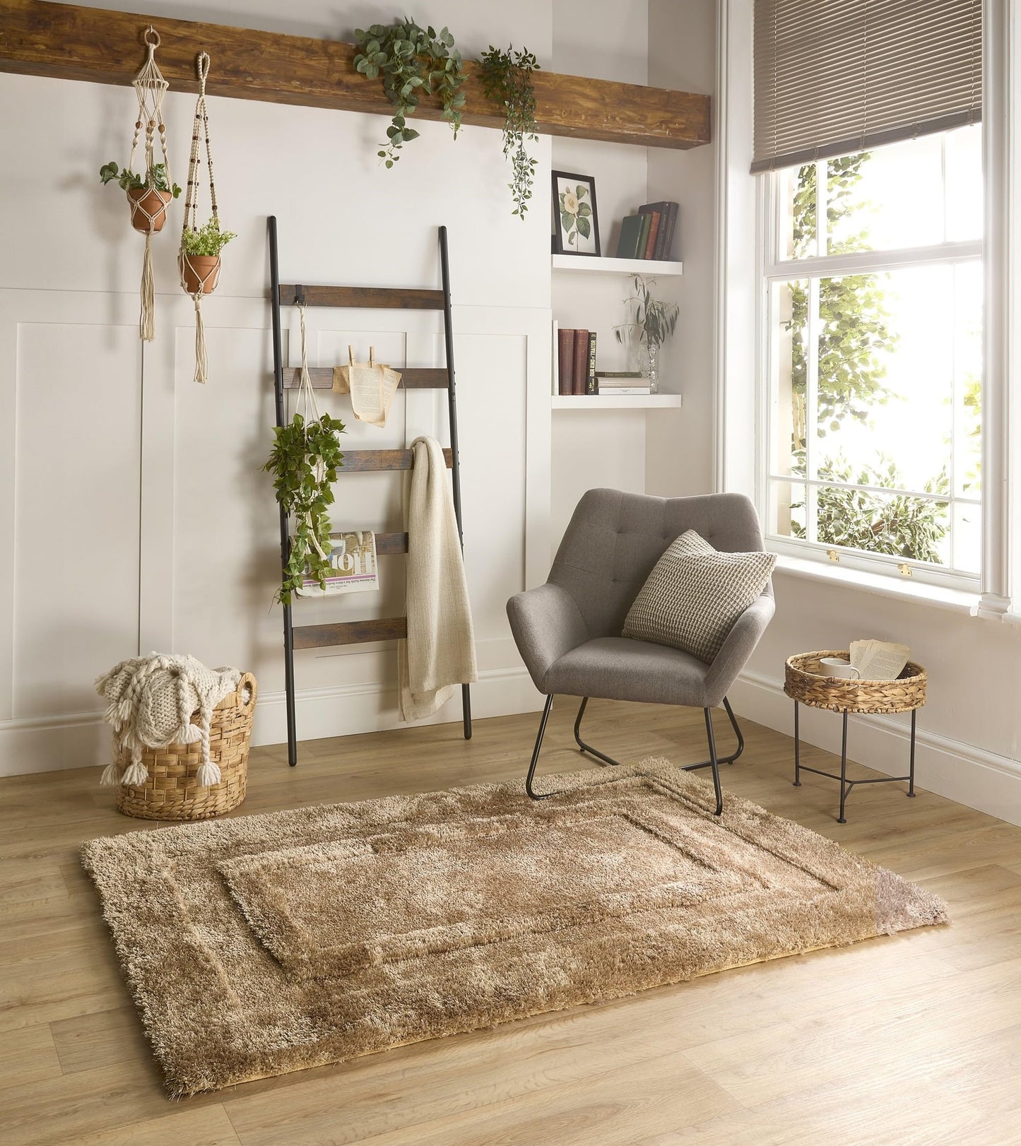 Frame Carved Border Shaggy Rug - Fluffy High-Pile Soft Carpet for Living Room & Bedroom