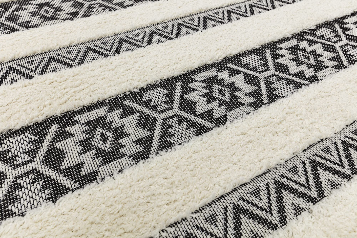 Monty Indoor Outdoor Rug for Living Room, Garden, Patio, Picnic Mat, Camping, Trellis, Balcony Quality Weather Resistant Rug