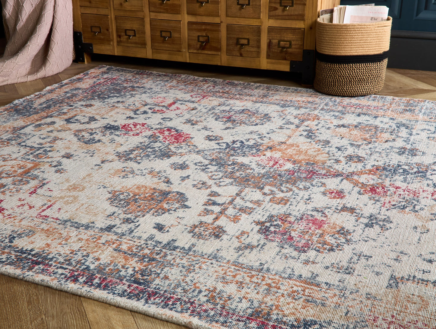 Origins Vogue Traditional Vintage Look Rug in Navy Rust
