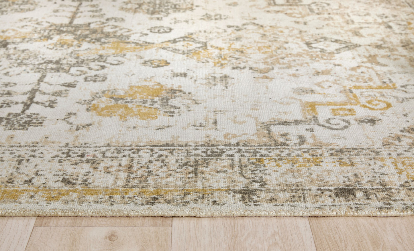 Origins Vogue Traditional Vintage Look Rug in Light Grey Ochre
