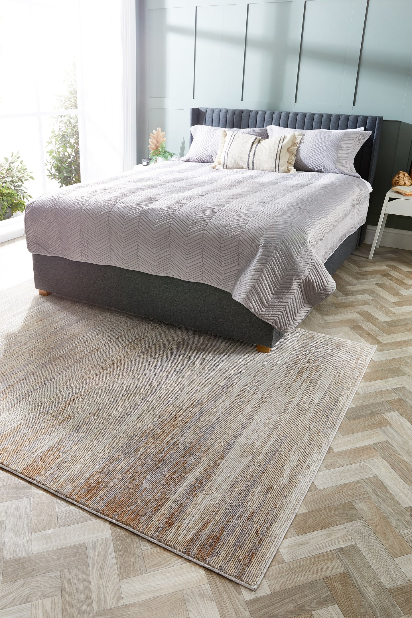 Origins Bevel Modern Abstract Distressed Soft Silky Rug in Cream/Grey